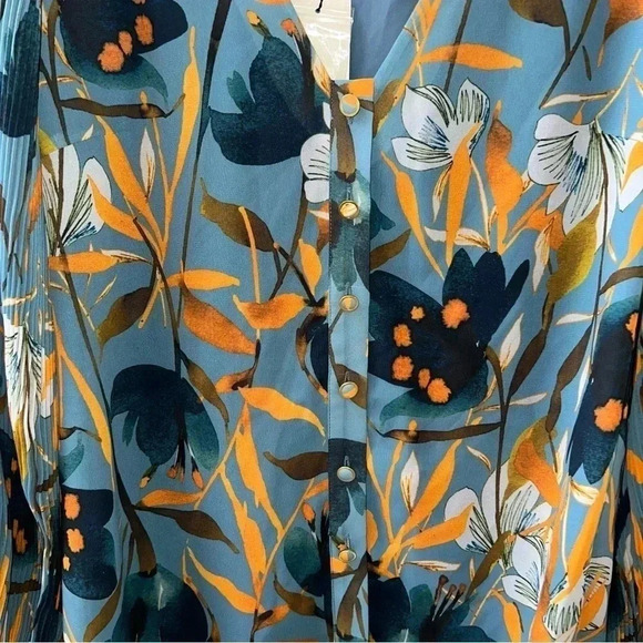 Milly Women’s Blue Floral V Neck Blouse with Bell Sleeve Detail Size Small New - Picture 2 of 10